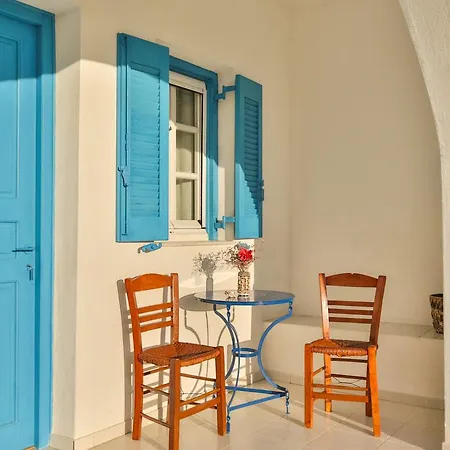 Remvi Studios 3* Pounda