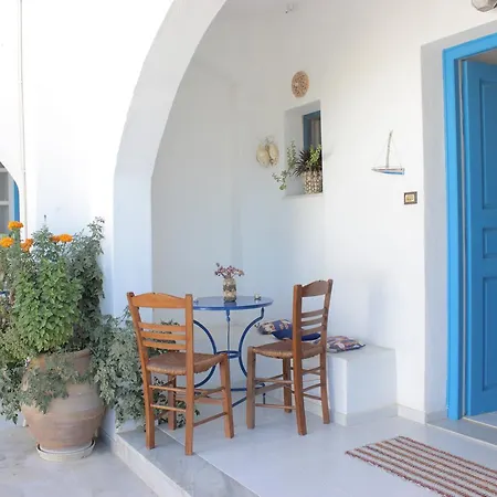 Remvi Studios 3* Pounda